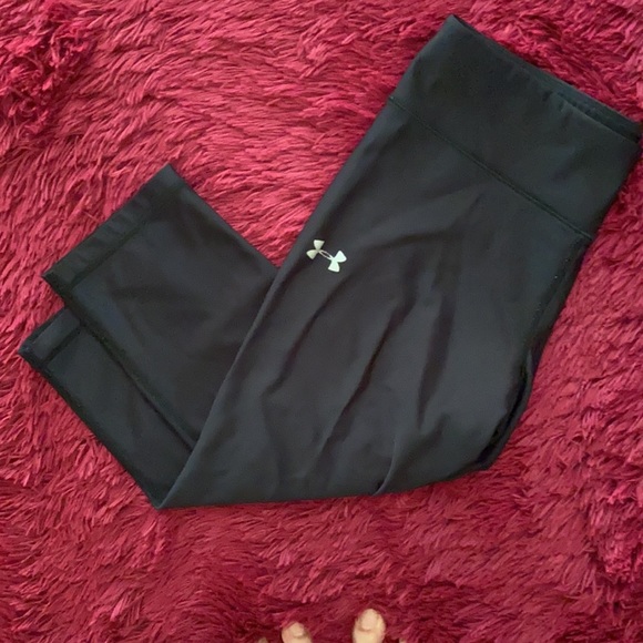 Under Armour compression capris black leggings - Picture 10 of 15